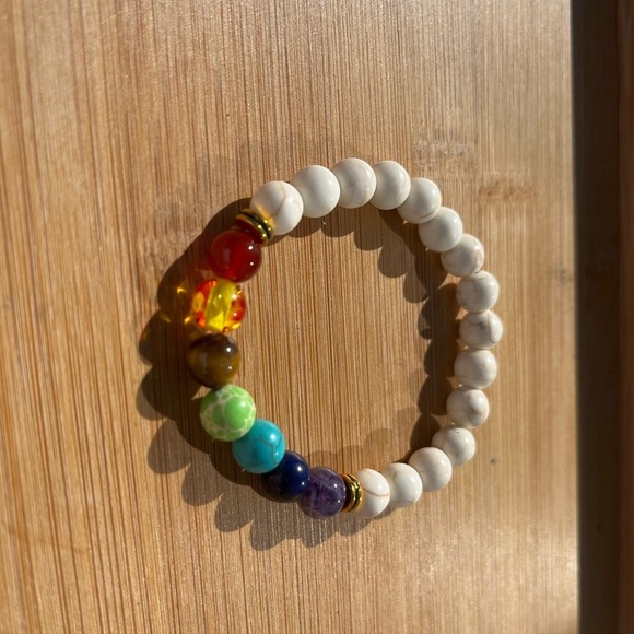 White Howlite Rainbow Chakra Beaded Bracelet - Picture 7 of 10